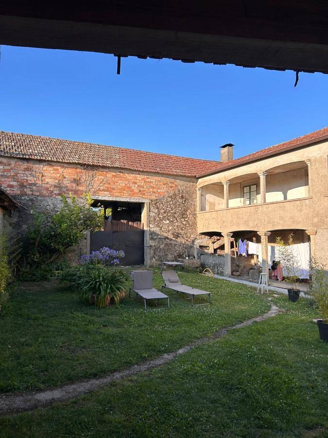 Albergue para 3 personas, con jardín además de terraza y jacuzzi en Provincia de La Coruña - 4