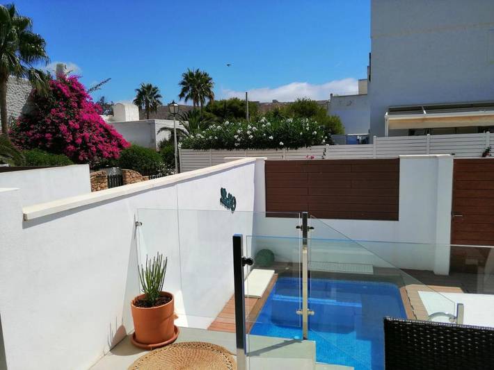 Location de vacances pour 6 personnes, avec vue ainsi que piscine et terrasse, animaux acceptés à Agua Amarga - 2