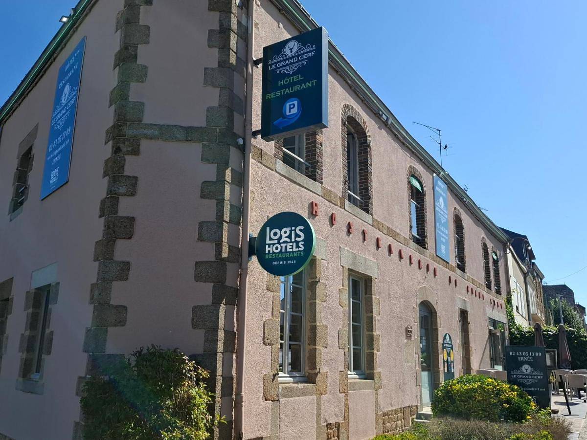 Logis Hôtel-restaurant Le Grand Cerf in Ernée, Mayenne
