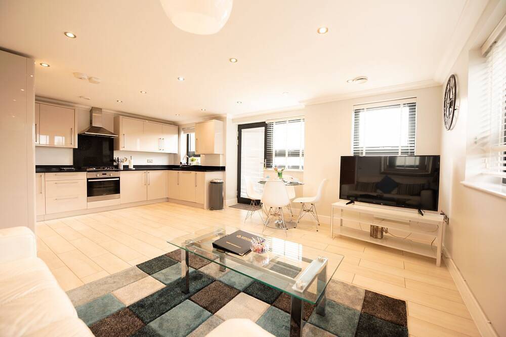 Entire apartment, Malthouse Court - Premium 2-Bed 2-Bath w/ Balcony in Reading, Berkshire