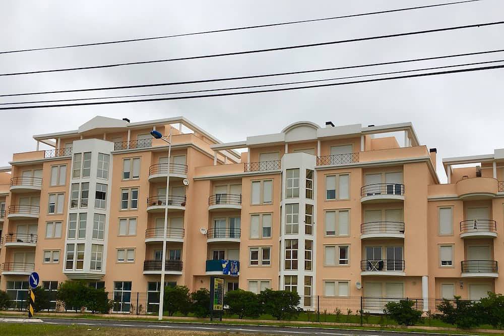 Apartamento entero, Vacaciones en Sao Martinho do Porto - Apartamento de 2 dormitorios, capacidad para 4 personas con una gran piscina in São Martinho do Porto, Leiria District