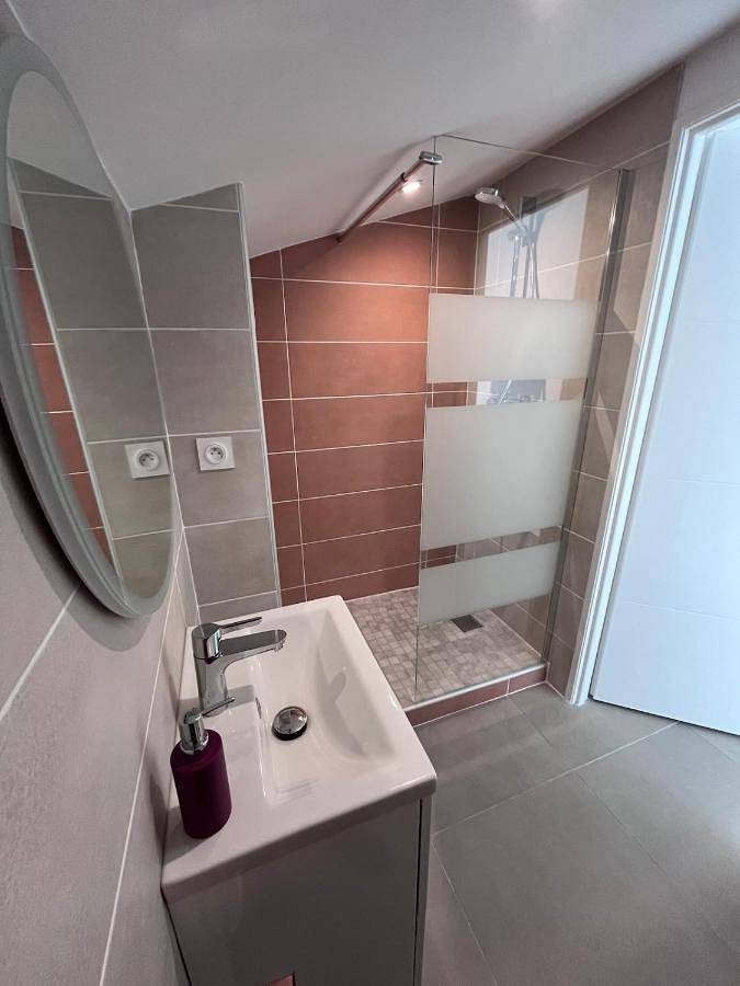 Appartement entier, One-Bedroom Apartment in Chanos-Curson, Région de Valence