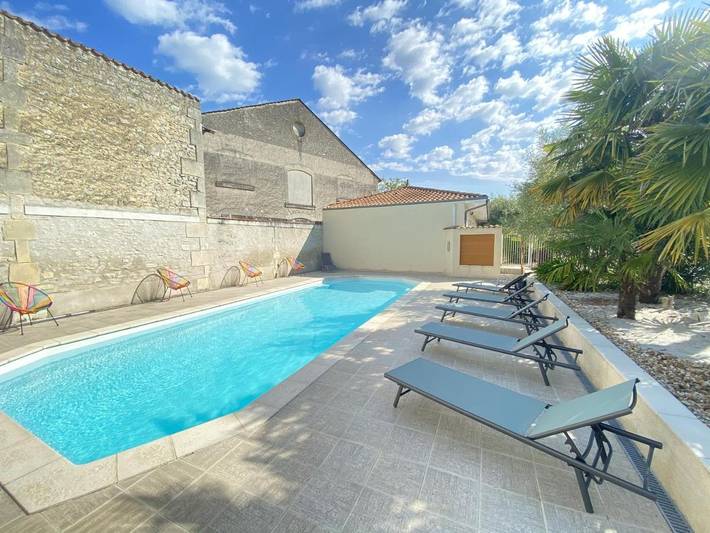 Hôtel pour 2 personnes, avec jardin et piscine, animaux acceptés à Cognac