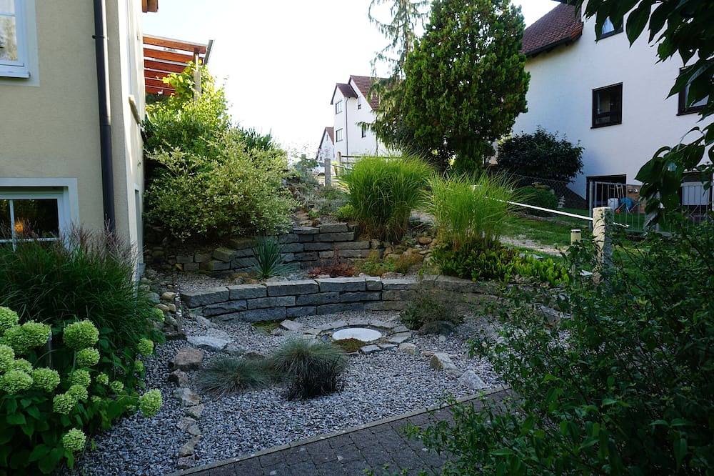 Ganze Wohnung, Ideale Lage in Seenähe, gleich an der Messe Nürnberg, ruhig und idyllisch in Roth, Frankenalb
