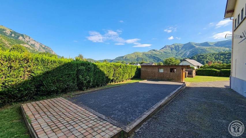 Gîte pour 6 personnes, avec Terrasse et Jardin ainsi que Piscine et Vue