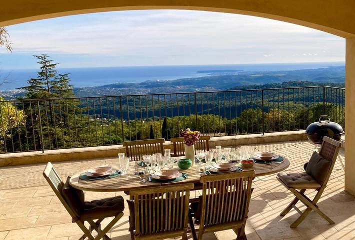 Appartement de vacances pour 6 personnes, avec Terrasse et Jardin ainsi que Piscine et Vue