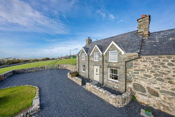Holiday rental for 6 people, with Terrace and Garden in Dyffryn Ardudwy