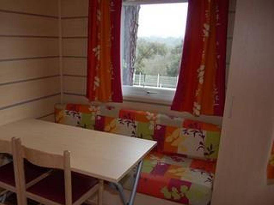 Flower Camping Les Loges - Mobilhome 2 personnes - Standard 18 - 24m² - 1 chambre - terrasse couverte + Tv* in Meschers-sur-Gironde, Région de Rochefort