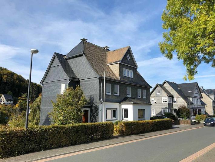 Villa für 14 Personen, mit Balkon und Terrasse sowie Garten und Sauna im Sauerland