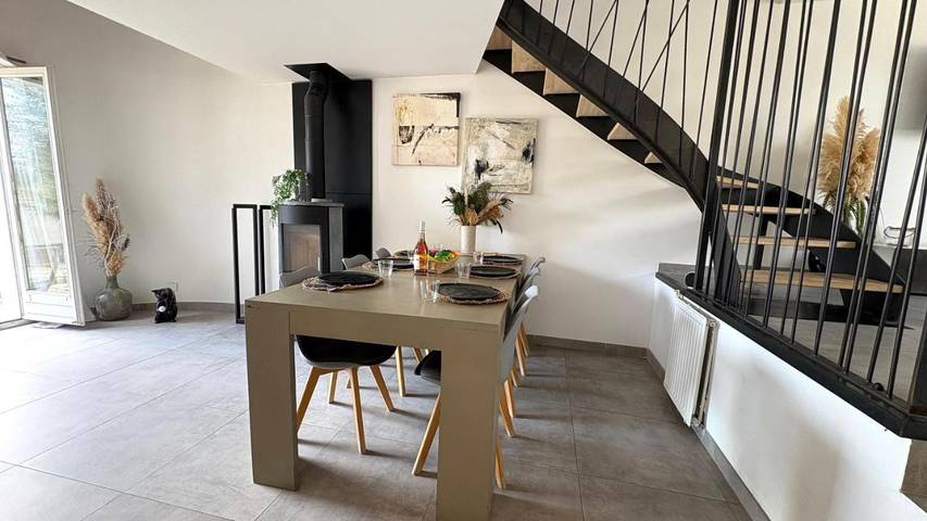 Location de vacances pour 15 personnes, avec terrasse ainsi que piscine et vue, animaux acceptés à Fabrègues - 3