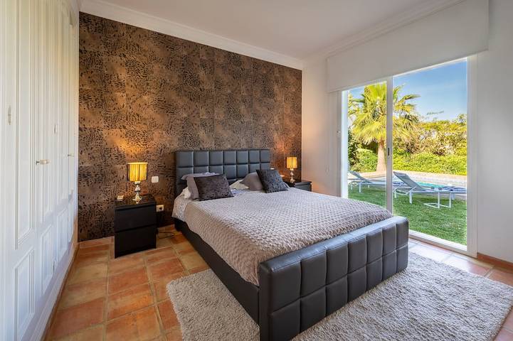 Beautiful sunny villa with pool and sea views Marbella (Elviria) in Marbella East, Marbella