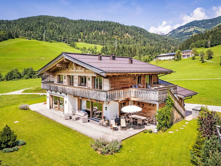 Ferienwohnung für 10 Personen, mit Balkon und Garten sowie Sauna und Ausblick in Maria Alm