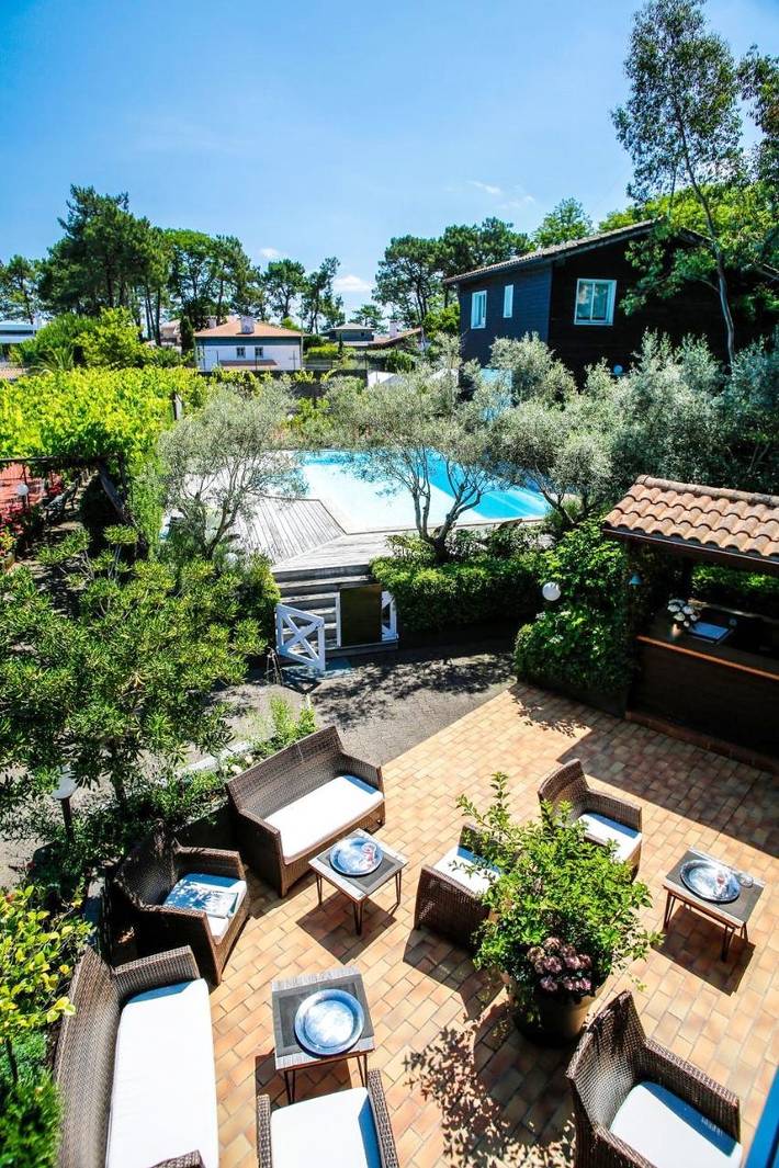 Hôtel pour 2 personnes, avec Terrasse et Jardin ainsi que Piscine et Vue