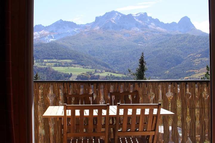 Ganze Wohnung, Geräumiges Studio 30m2 Balkon Südterrasse 4 Pers in der Nähe der Innenstadt in Barcelonnette, Espace Lumière