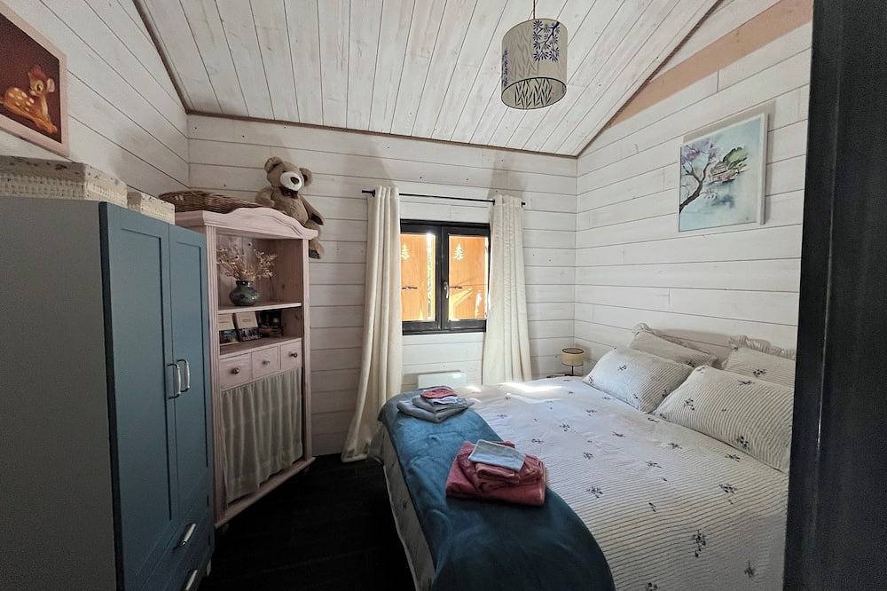 \"Mouty\": A Delightful Wooden Chalet At The Edge Of The Forest in Le Chambon-sur-Lignon, Mézenc