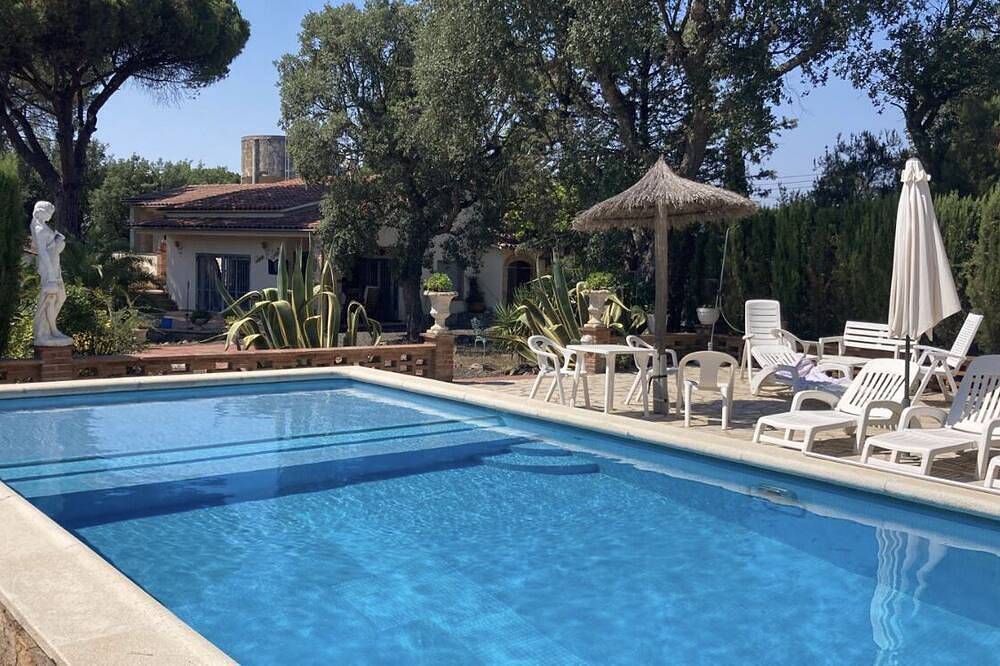 Club Villamar - Descubre la tranquilidad de una villa vacacional perfecta, ubicada a 15 km de la ... in Llagostera, Costa Brava