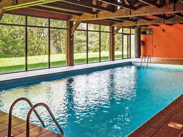 Gîte pour 6 personnes, avec terrasse ainsi que jardin et piscine à Saillagouse - 3