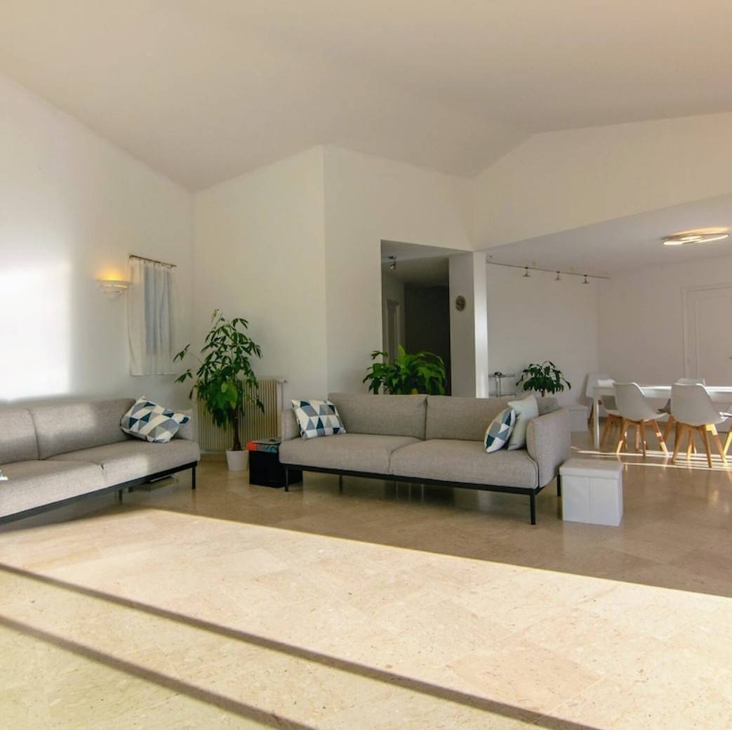 Ganze Ferienwohnung, Villa with garden, swimming pool, Wi-Fi and air conditioning, near the villages of Mouans-Sartoux and Cannes in Mouans-Sartoux, Cannes und Umgebung