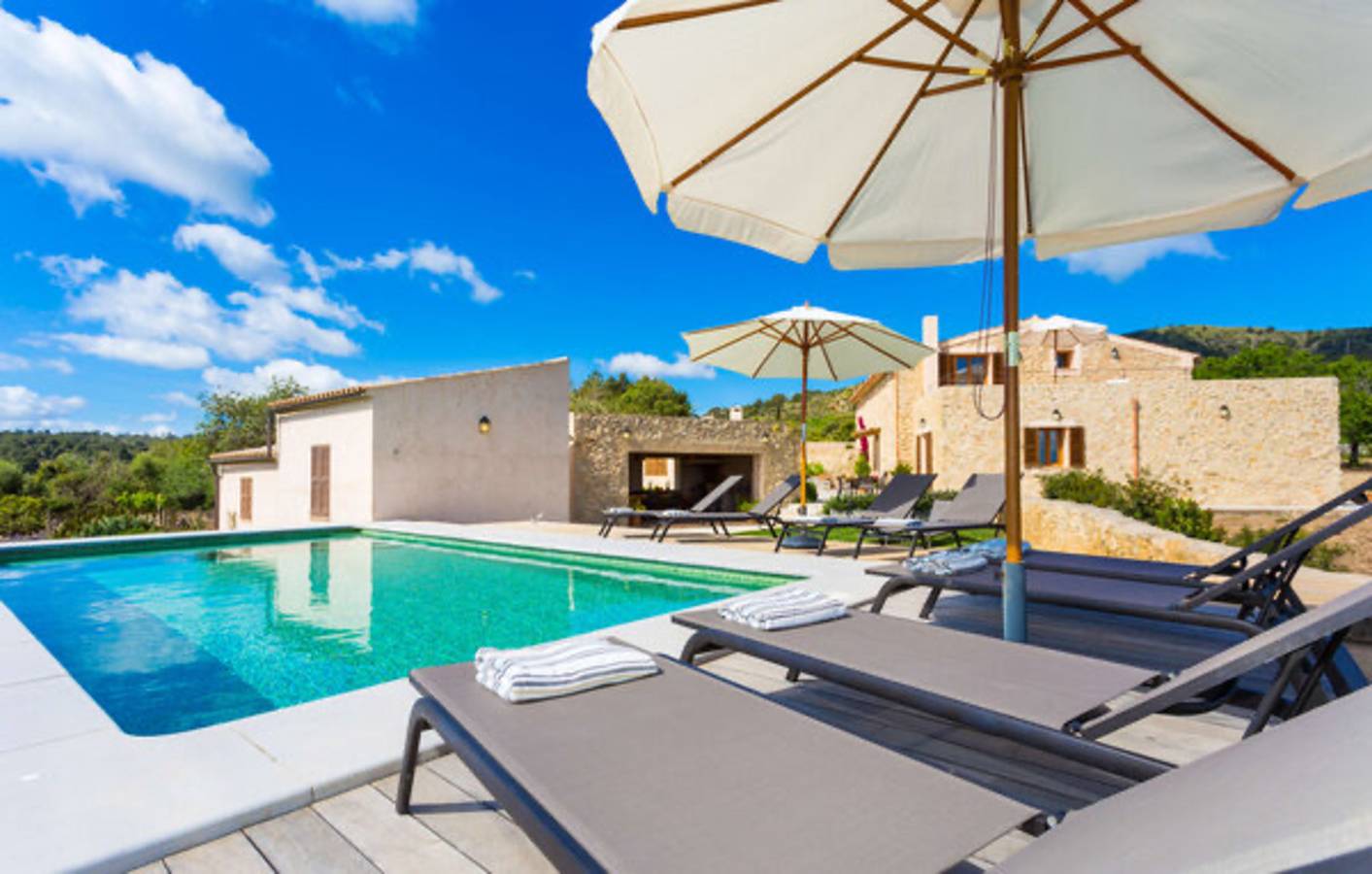 Landhaus 'Els Clepes' mit Bergblick, privatem Pool und Wlan in Son Servera, Mallorca Osten
