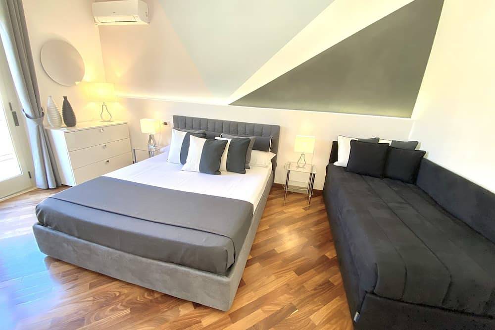 Ganze Wohnung, Erste Stockwohnung Mit Balkonen in Tropea, Vibo Valentia Provinz