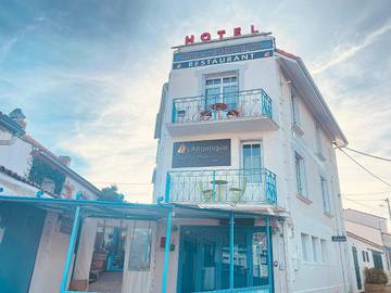 Hôtel pour 4 personnes, avec terrasse, animaux acceptés dans Office De Tourisme De La Tranche Sur Mer