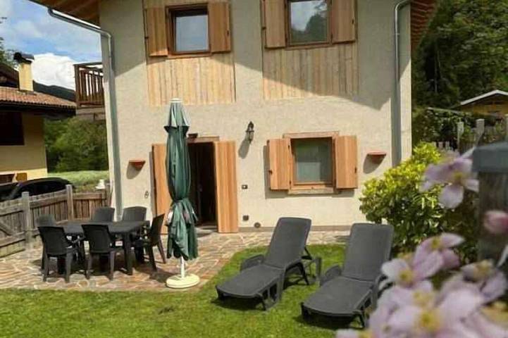Chalet für 6 Personen, mit Garten in Ledro