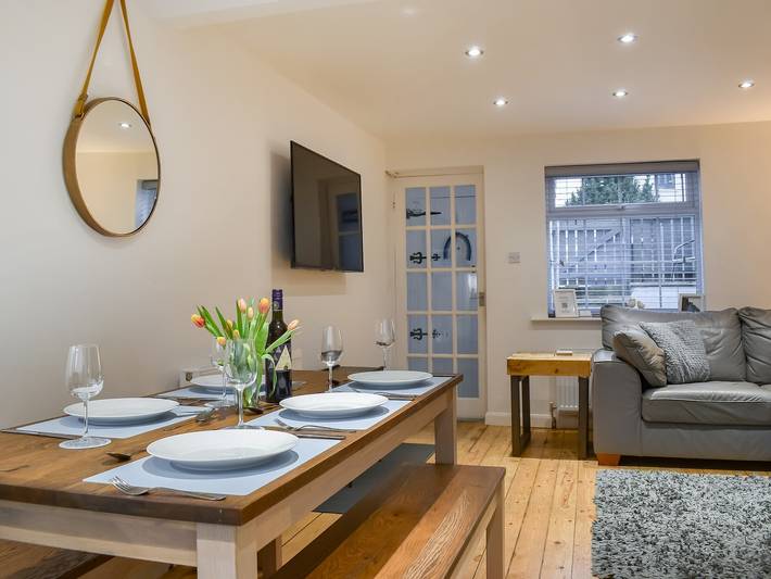 Cottage for 5 people, with garden, with pets in Whitby