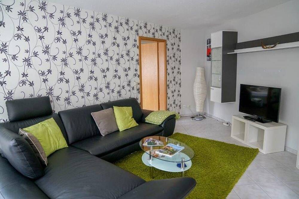 Apartamento inteiro, Apartamento 'Roth' com terraço partilhado, jardim partilhado e acesso Wi-Fi in Frickingen, Bodenseekreis