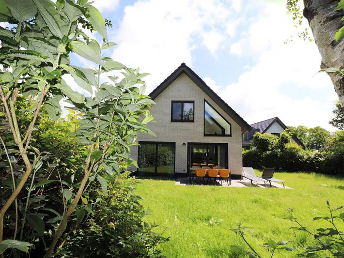 Bungalow voor 6 personen, with sauna and terras as well as tuin, kindvriendelijk op Texel