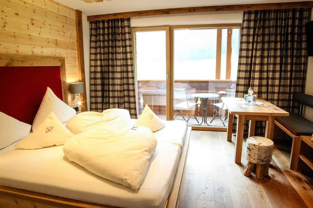 Almboden - Hotel Bogner Hof in Tannheim (Tirol), Allgäuer Alpen (Österreich)