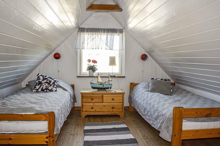 Amazing home in Beddingestrand with WiFi in Beddingestrand, Beddinge