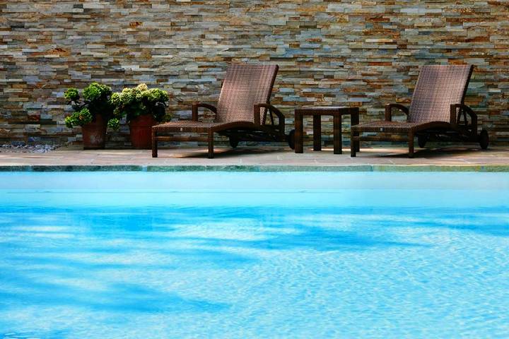 Hôtel pour 3 personnes, avec piscine ainsi que jardin et vue, animaux acceptés