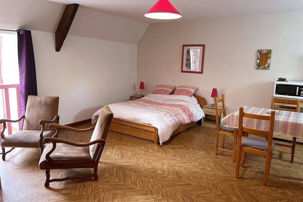 Ganze Wohnung, 17th century property between the pink granite coast & Lannion, Studio 33m2 in Saint-Quay-Perros, Rosa Granitküste