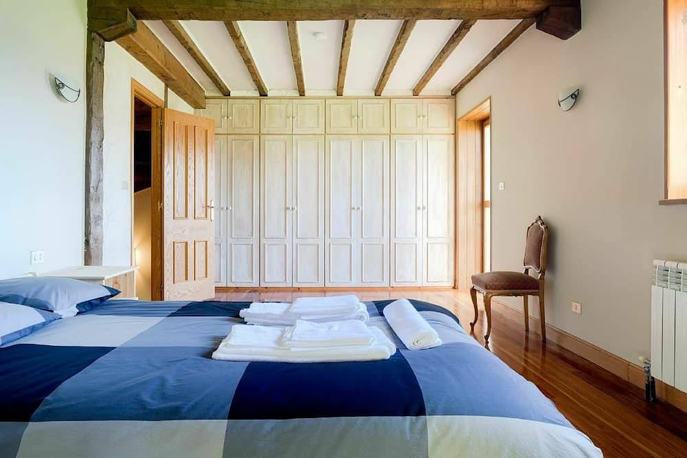 Preciosa casa de vacaciones privada con Wifi, Tv, patio, vista panorámica y aparcamiento in Elorrio, Vizcaya