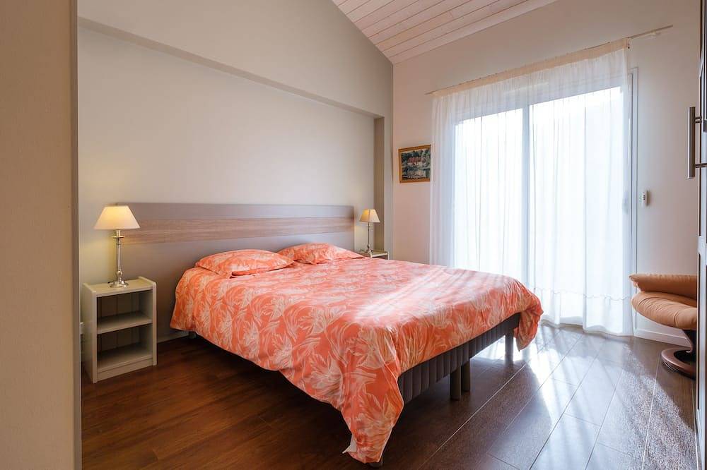 Casa bastante reciente, toda comodidad, en paz, a 500 m de la playa y del puerto. in Jard-sur-Mer, Vandea