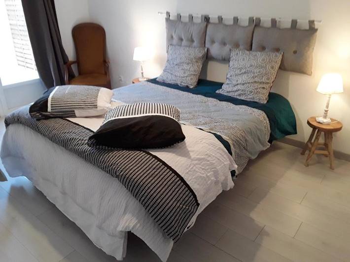 Gîte pour 5 personnes, avec terrasse dans Frozes