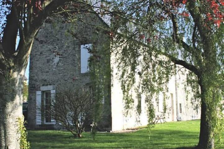 Location de vacances pour 10 personnes, avec Jardin à Blay