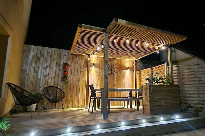 Gîte pour 4 personnes, avec Jacuzzi et Terrasse ainsi que Jardin et Piscine
