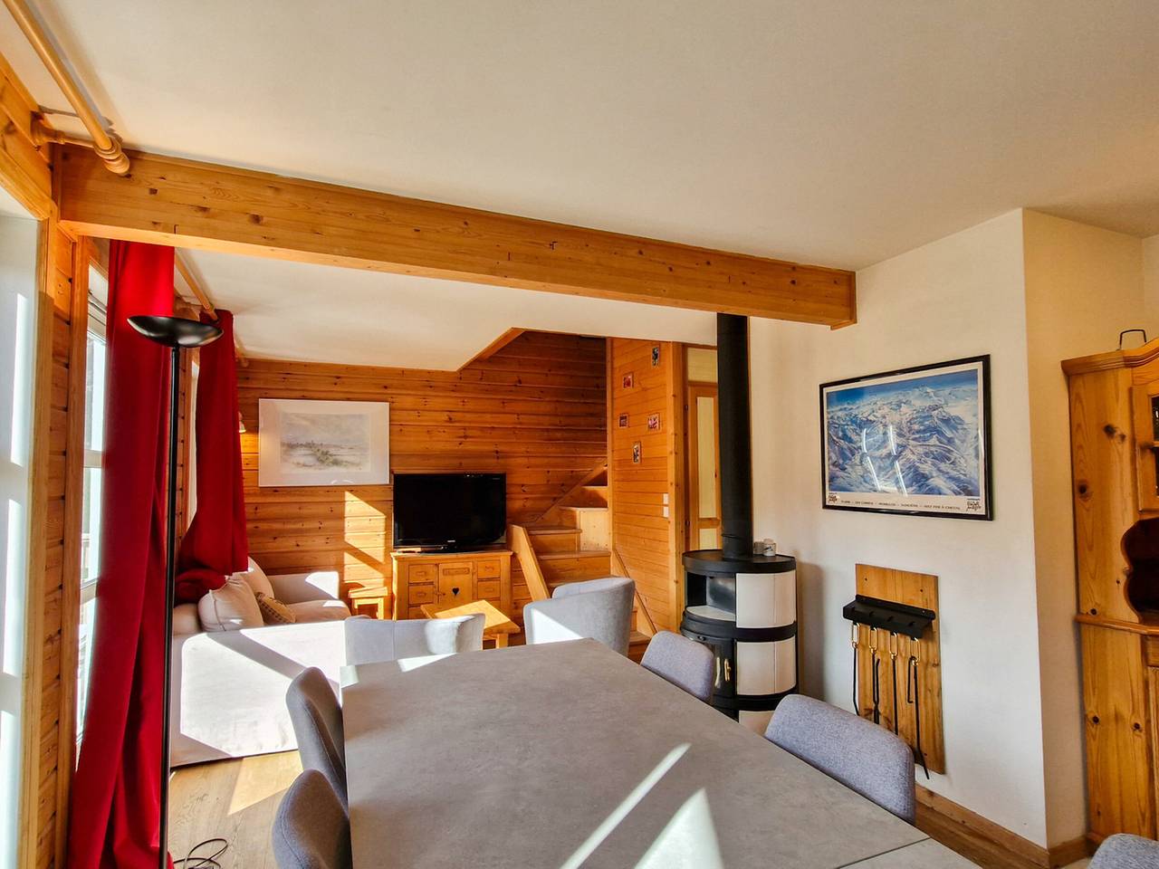 Acogedor chalet en Flaine con chimenea y Wifi in Les Carroz, Arâches-la-Frasse