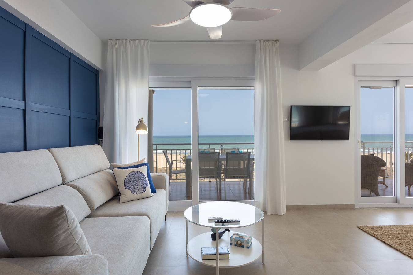 Entire apartment, Holiday apartment for 6 people with garden in Playa de Gandía, Costa de Valencia
