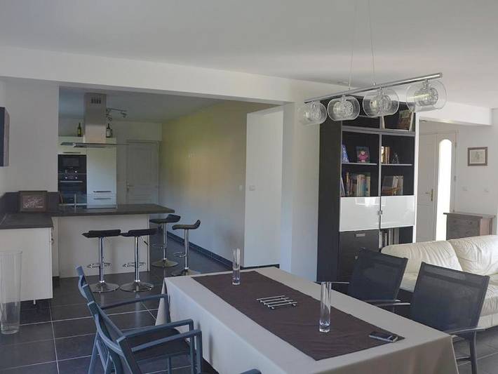 Location de vacances pour 8 personnes, avec Terrasse et Jardin à Esbly