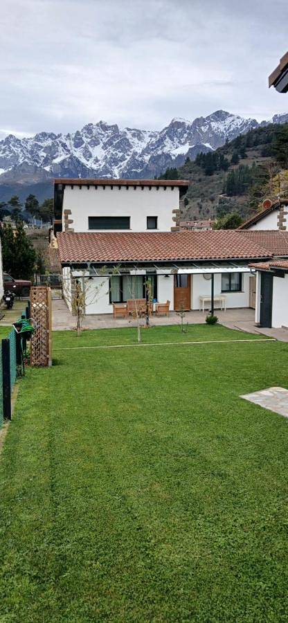 Apartamento para 6 personas, con Balcón y Terraza además de Jardín y Vistas en Potes