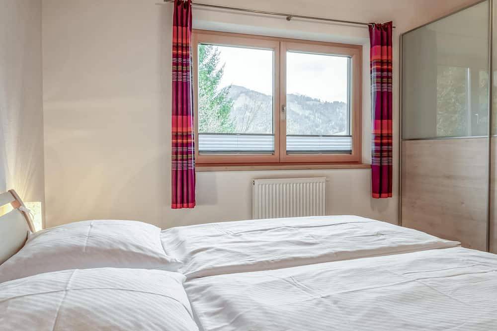 Ganze Wohnung, Idyllische Ferienwohnung, Terrasse und Bergblick in Loferer und Leoganger Steinberge, Sankt Jakob in Haus
