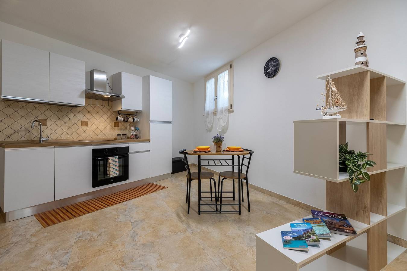 Estudio entero, Estudio 'L'Angolo Monolocale- Porto Torres' con Terraza Compartida, Wi-Fi y Aire Acondicionado in Porto Torres, Provincia de Sassari