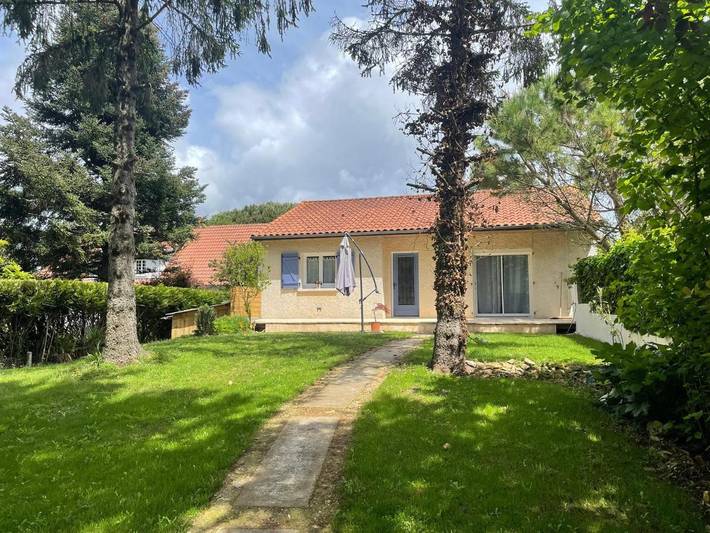 Location de vacances pour 6 personnes, avec terrasse à Buxerolles