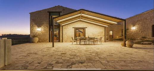 Villa for 7 Guests in Ragusa, Ragusa Province, Picture 1