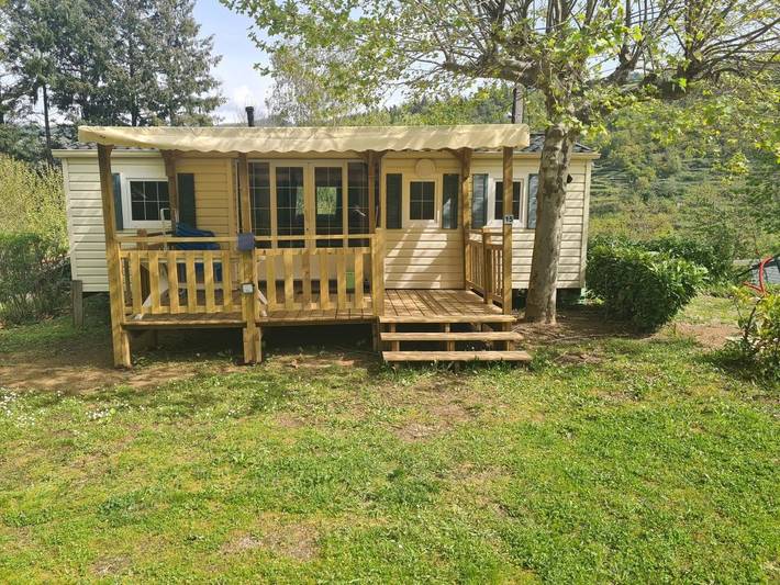 Location de vacances pour 6 personnes, avec jardin ainsi que vue et terrasse à Désaignes - 2