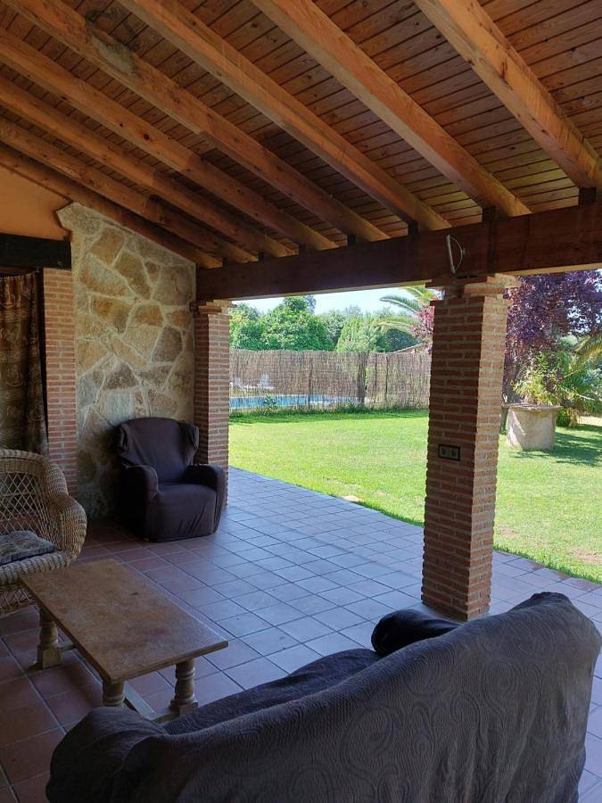 Casa de vacaciones para 16 personas, con vistas además de jardín y piscina, Se admiten mascotas - 1