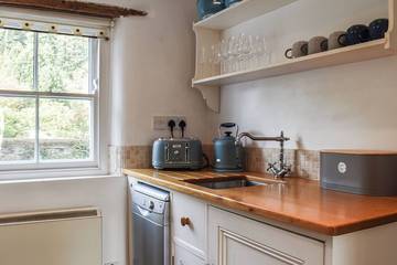 Log Cabin for 6 People in Pooley Bridge, Cumbria, Photo 3