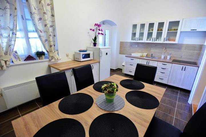 Gîte pour 6 personnes, avec balcon à Eger - 4